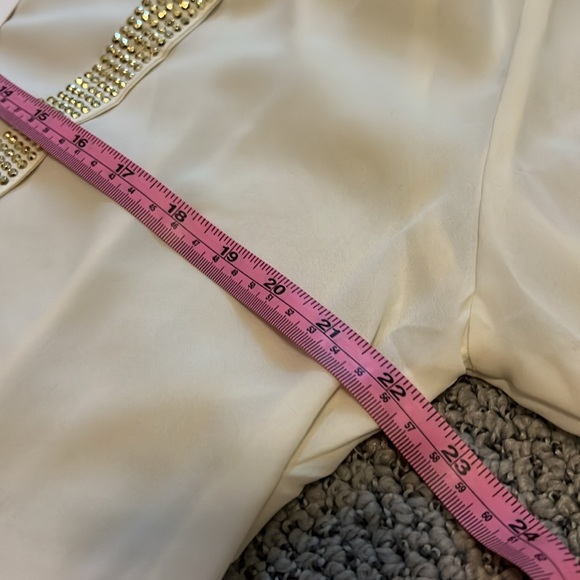 213 Industry Vintage NWT Blouse with metal accents on collar tie size L, 22” p2p - Picture 9 of 9